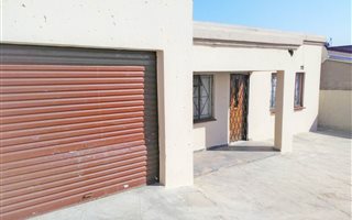 2 Bedroom House in Tembisa