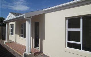 4 Bedroom House in Bothasig