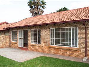 2 Bed Townhouse in Highveld