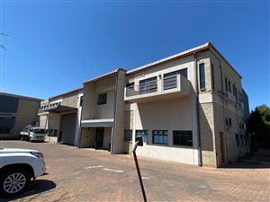 2700 m² Industrial space in Stormill