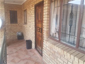 2 Bed Flat in Randfontein Central