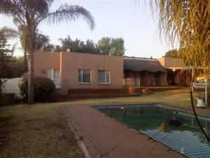 3 Bed House in Rooihuiskraal