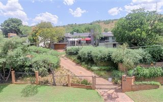 5 Bedroom House in Groenkloof