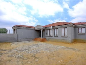 3 Bed House in Cosmo City