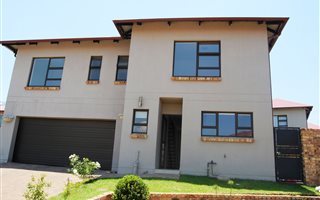 3 Bedroom Cluster in Broadacres