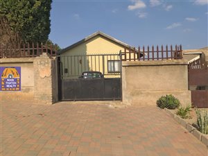 3 Bed House in Isiphetweni