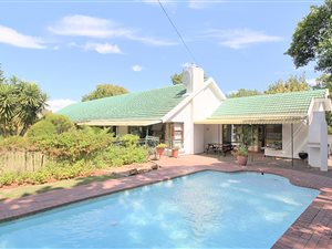 4 Bed House in Parel Vallei