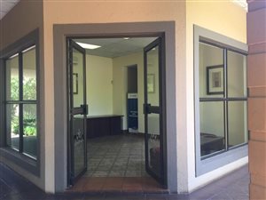 162 m² Office Space in Eldoraigne