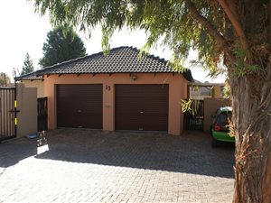 3 Bed Townhouse in Honeydew Manor