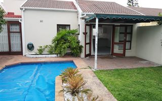 2 Bedroom House in Kirstenhof