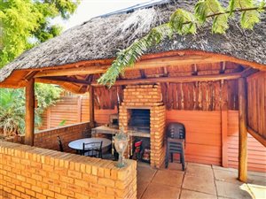 2 Bed Townhouse in Rooihuiskraal North