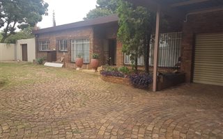4 Bedroom House in Selection Park