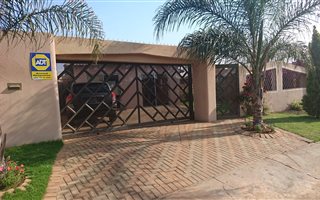 2 Bedroom Duplex in Roodepoort West
