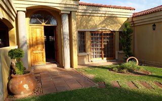 6 Bedroom House in Mafikeng