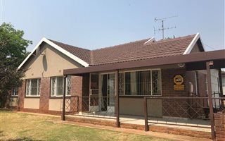 3 Bedroom House in Edelweiss