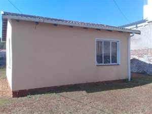 2 Bed Garden Cottage in Panorama Gardens