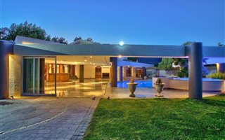 4 Bedroom House in Constantia