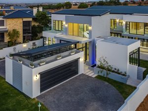 5 Bed House in Waterfall Country Estate