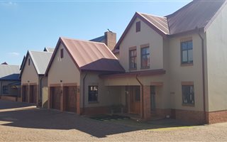 4 Bedroom Cluster in Heritage Hill