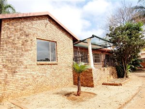 4 Bed House in Ninapark
