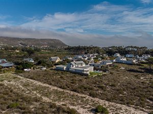 770 m² Land available in Kommetjie