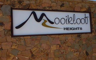 8500 m² Land available in Mooikloof Heights
