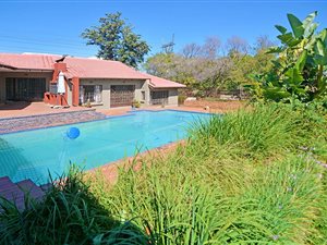 5 Bed House in Buccleuch