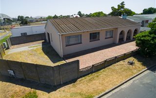3 Bedroom House in Peerless Park
