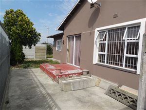8 Bed House in Bellville Central