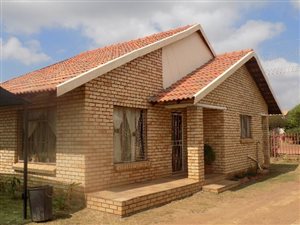 3 Bed House in Swartruggens