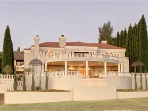 4 Bed House in Woodhill