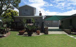 4 Bedroom House in Sunny Ridge