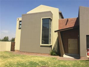 3 Bed House in Rietvalleirand