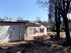 4 Bed House in Magaliesmoot AH