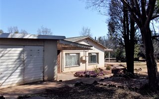 4 Bedroom House in Magaliesmoot AH