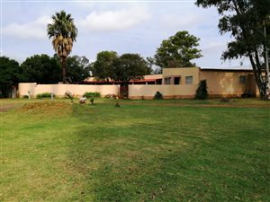 8 Bed House in De Deur