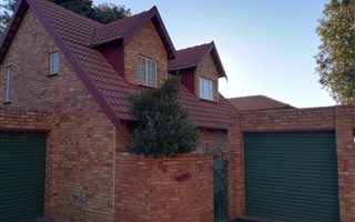 3 Bedroom Townhouse in Bromhof