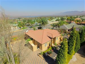 3 Bed House in Kosmos Ridge