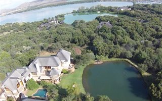 4 Bedroom House in Kshane Lake Lodge