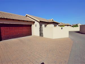 2 Bedroom Townhouse in Wierda Crest Estate