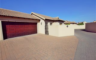 2 Bedroom Townhouse in Wierda Crest Estate