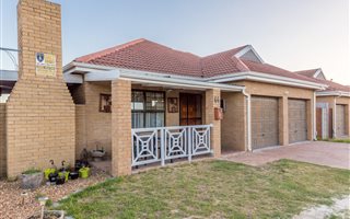 3 Bedroom House in Sonstraal Heights