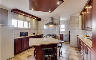 4 Bedroom House in Protea Heights