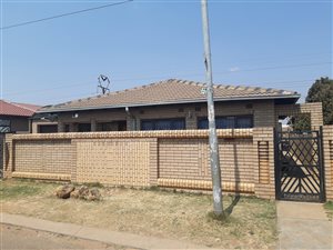 3 Bed House in Dobsonville