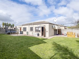 2 Bed Townhouse in Brackenfell Central