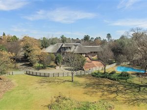 4 Bedroom House in Lindequesdrif