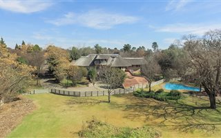 4 Bedroom House in Lindequesdrif