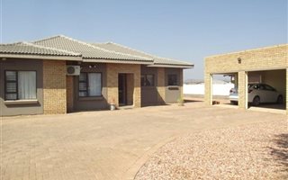 4 Bedroom House in Lephalale (Ellisras)
