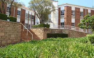 668 m² Office Space in Fourways