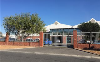 238 m² Industrial space in Airport Industria